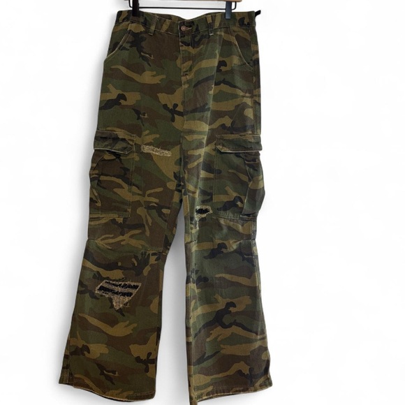 Supermade Pants - Supermade women’s camo cargo pants
